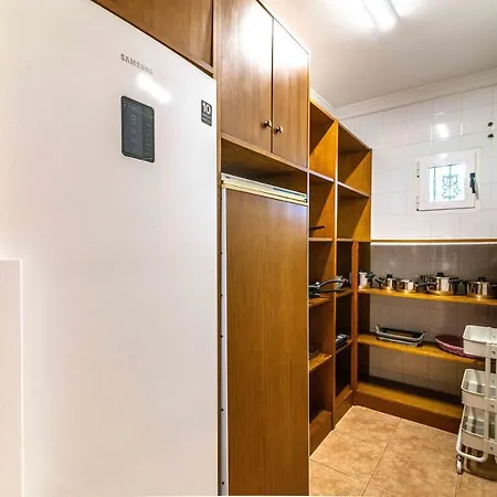 Vb Buganvilla 4bdr With Fantastic Sea Views 贝纳尔马德纳